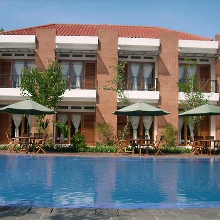 Villa Bukit Pinus Bogor Exterior foto