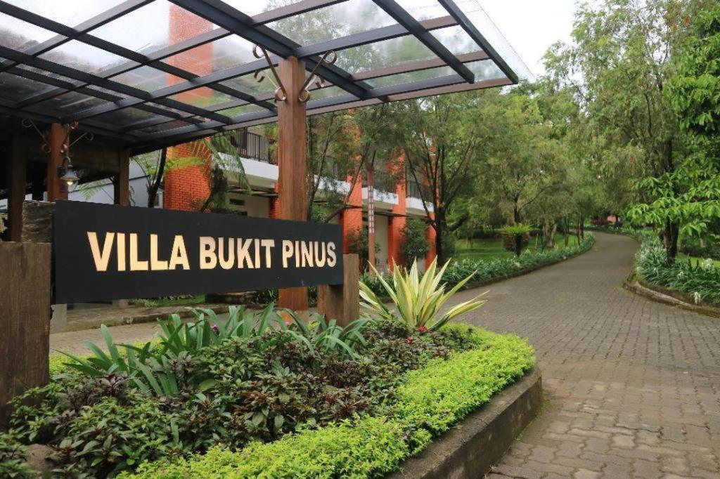 Villa Bukit Pinus Bogor Exterior foto